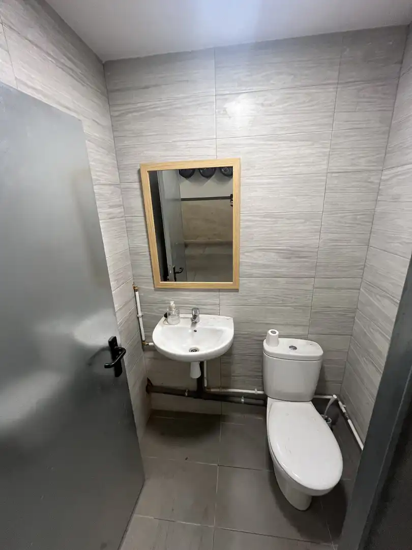Bany de Local de lloguer en Lleida