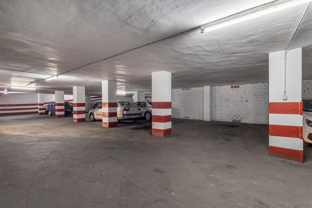 Aparcament de Garatge en venda en  Granada Capital