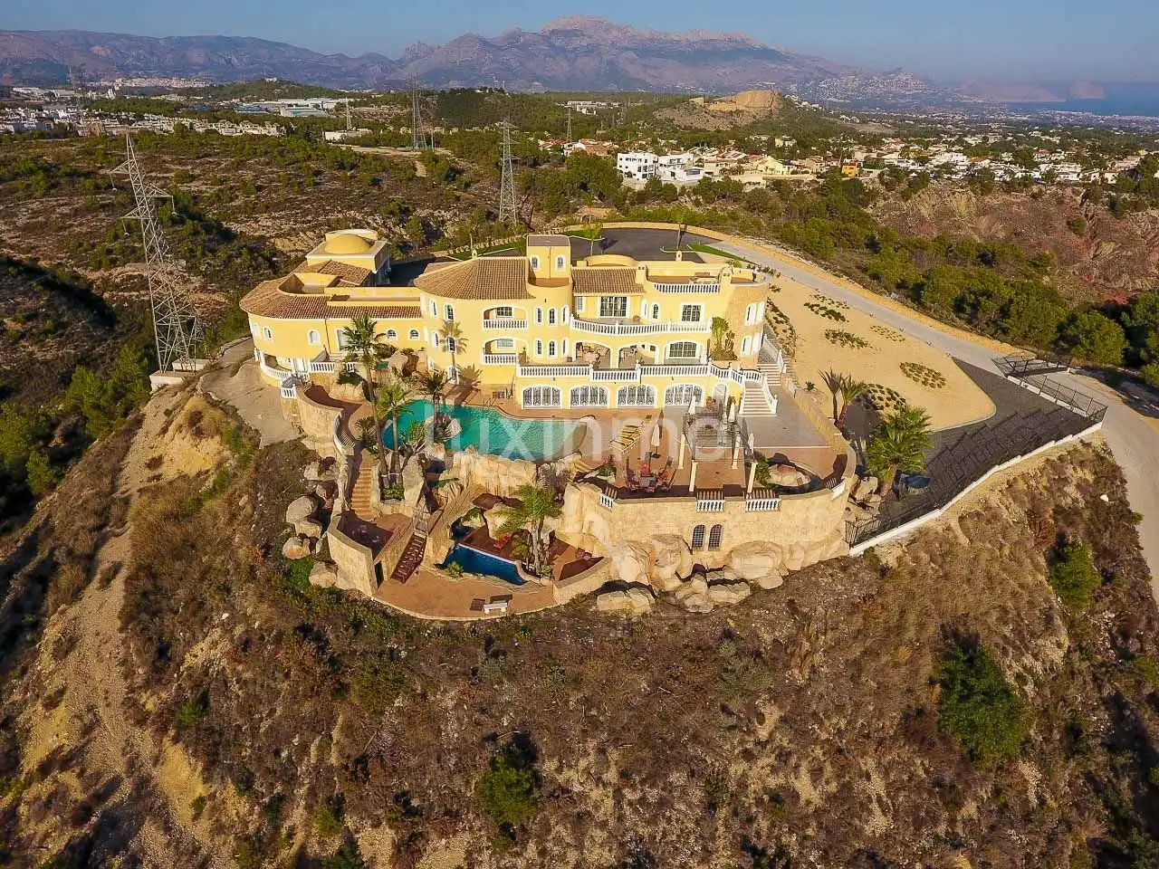 Vista exterior de Casa o chalet en venta en La Nucia con Aire acondicionado, Calefacción y Jardín privado