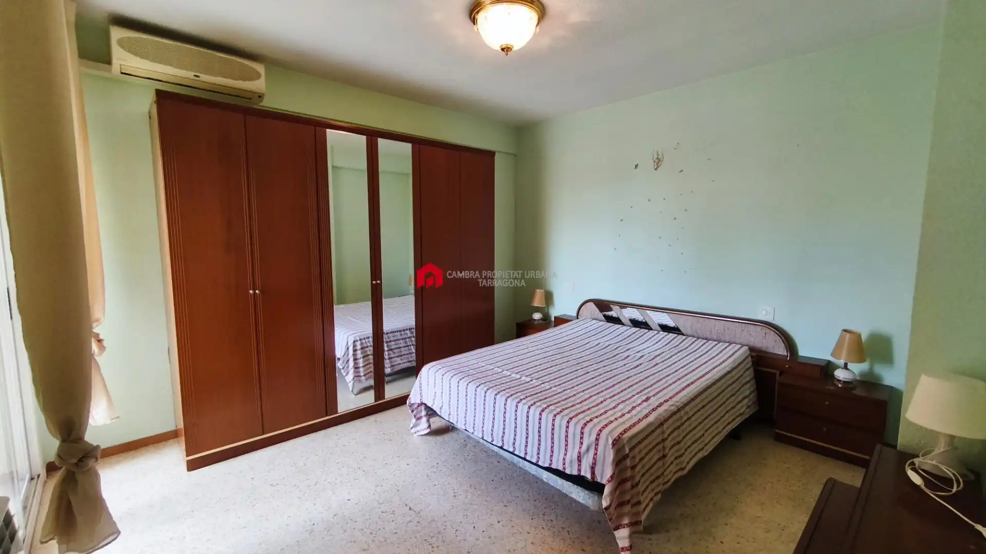 Schlafzimmer von Dachboden zum Verkauf in Tortosa mit Klimaanlage, Heizung und Terrasse