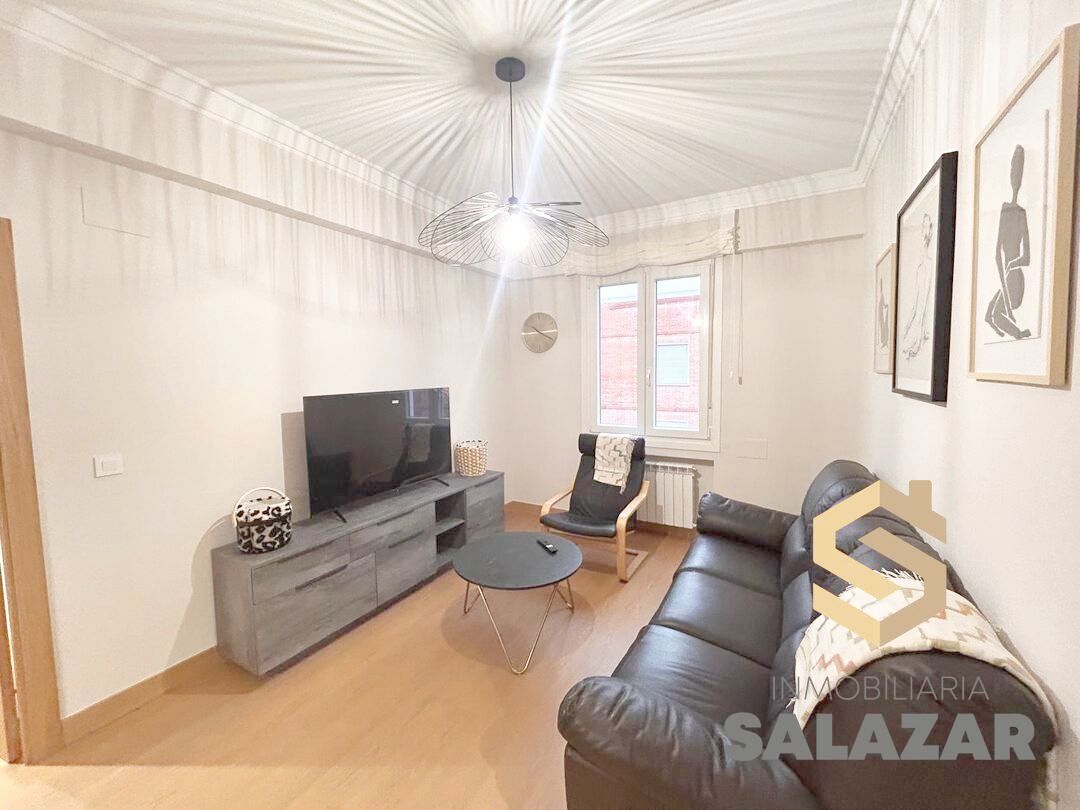 Living room of Flat to rent in Bilbao   with Heating