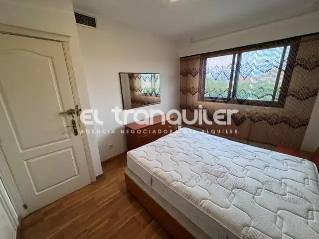 Bedroom of Flat for rent in Madrid  with Air Conditioner, Parquet flooring and Swimming Pool