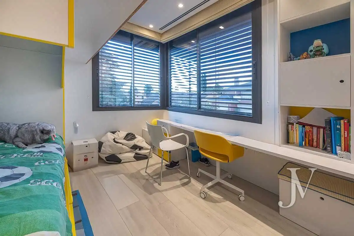 Houses for sale in Madrid  with Air Conditioner, Heating and Private garden