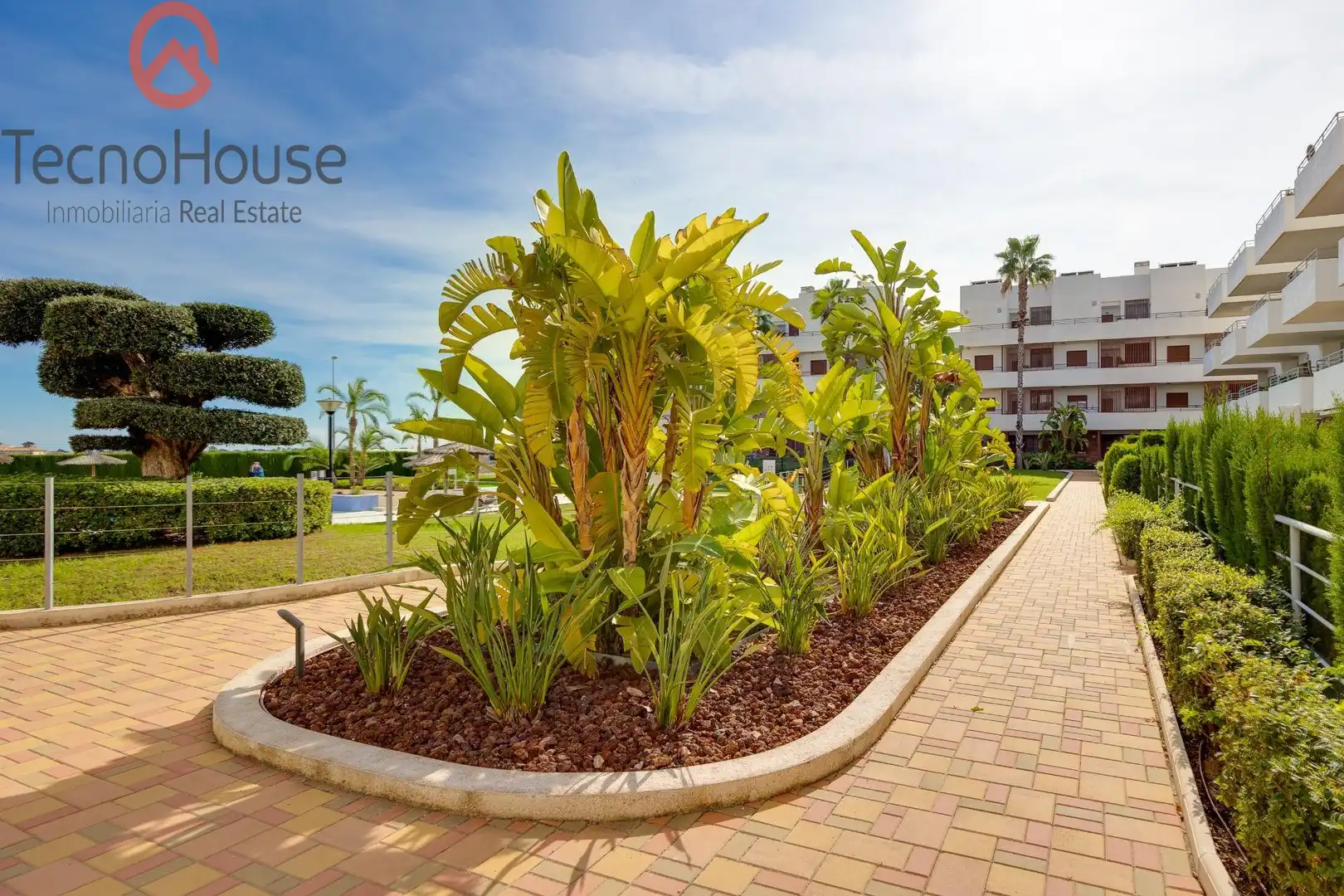 Vista exterior de Apartament en venda en Orihuela amb Aire condicionat, Calefacció i Jardí privat