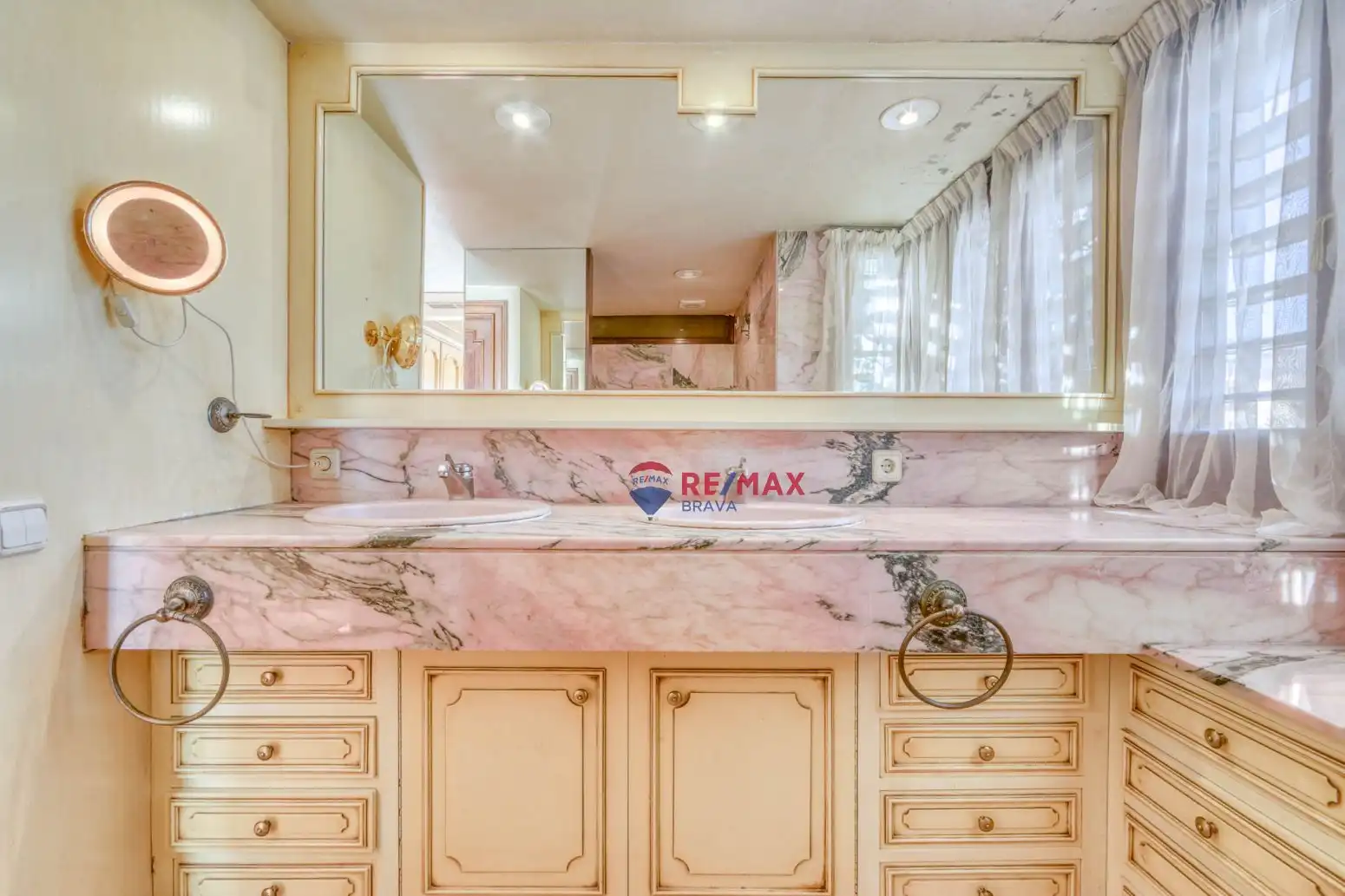 Bany de Casa o xalet en venda en Roses amb Aire condicionat, Jardí privat i Terrassa