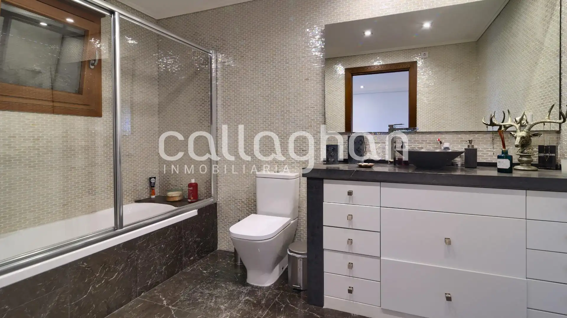 Bany de Casa o xalet en venda en Burriana / Borriana amb Aire condicionat, Calefacció i Jardí privat