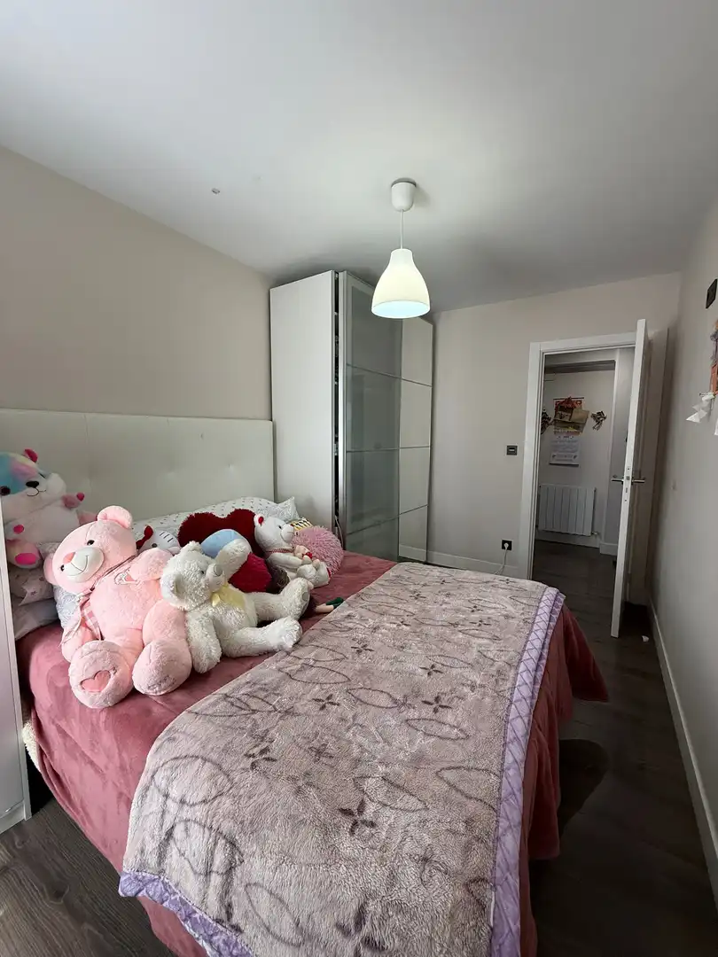 Schlafzimmer von Wohnung zum Verkauf in Erandio mit Heizung, Abstellraum und Balkon