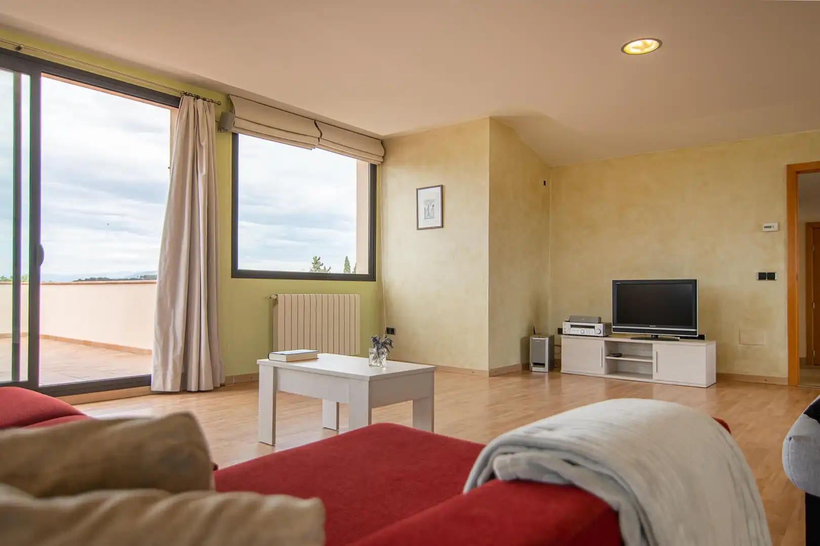 Sala de estar de Casa o chalet en venta en Palau de Santa Eulàlia con Aire acondicionado, Calefacción y Jardín privado
