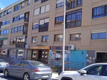 Local comercial en venta en Calle los Almendros 3