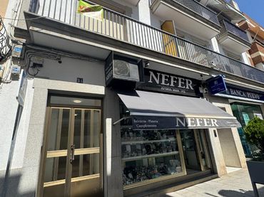 Appartamento con balcone in vendita a Calle Mártires 3