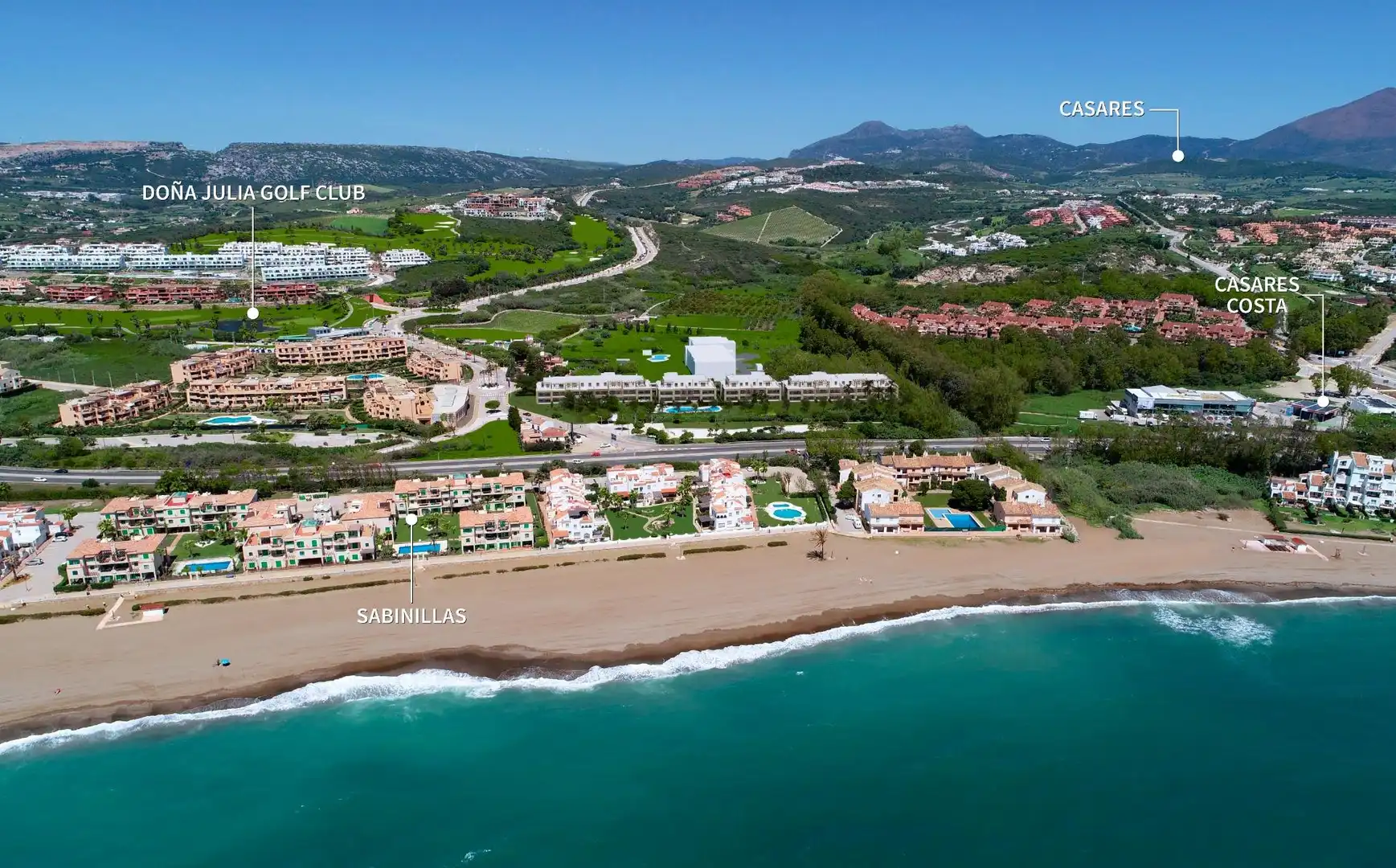 Vista exterior de Àtic en venda en Casares amb Jardí privat, Terrassa i Piscina comunitària