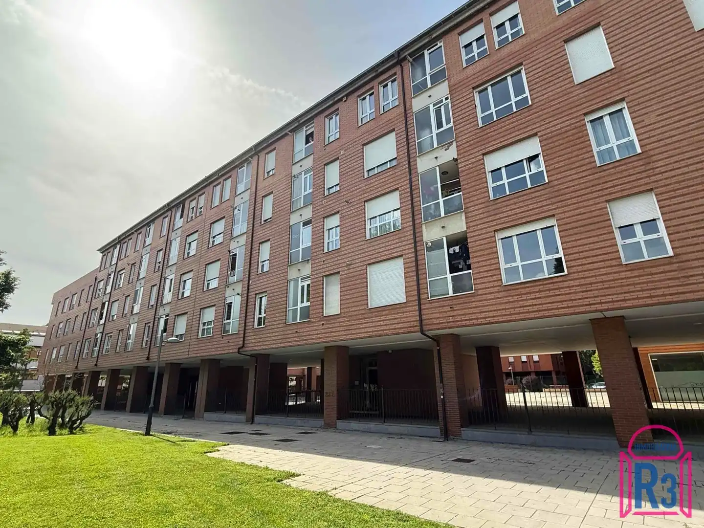 Vista exterior de Apartamento de alquiler en León Capital  con Calefacción, Terraza y Trastero