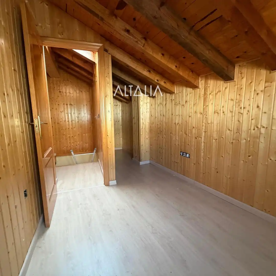 Dormitori de Casa o xalet en venda en Cuenca amb Terrassa