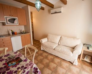 Living room of Apartment to rent in Plasencia  with Air Conditioner, Furnished and Washing machine