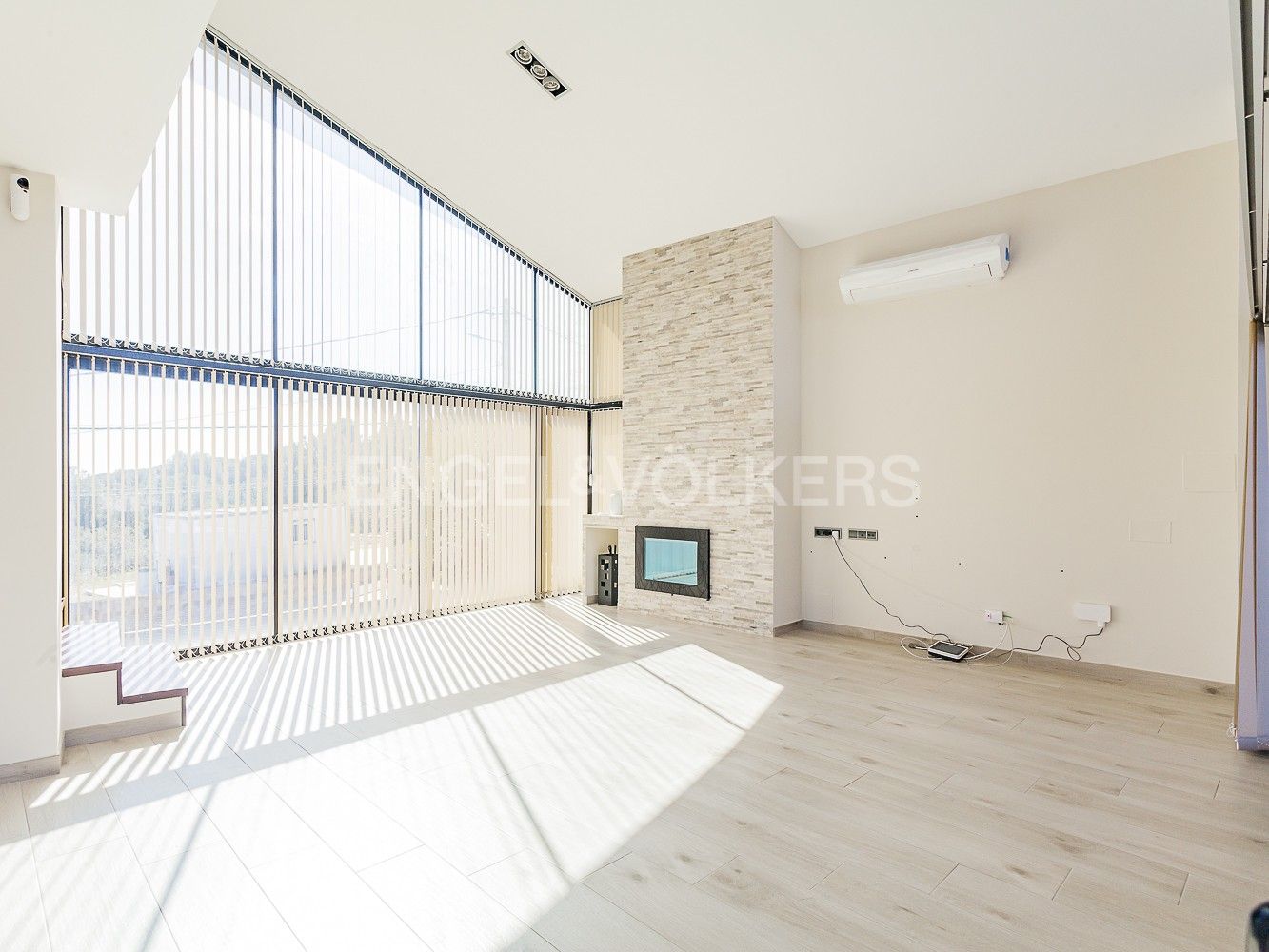 Sala de estar de Casa o chalet en venta en Terrassa con Aire acondicionado, Calefacción y Jardín privado