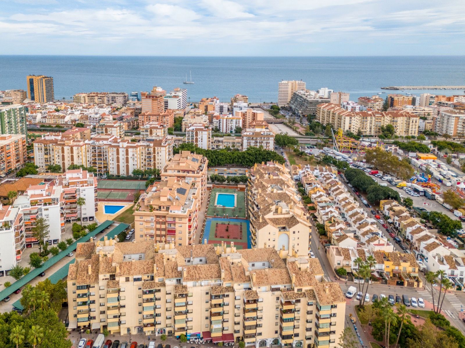 Exterior view of Flat for sale in Fuengirola  with Parquet flooring, Terrace and Community pool