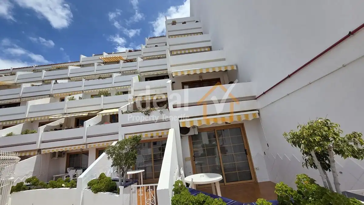 Vista exterior de Apartament en venda en Adeje amb Terrassa i Moblat