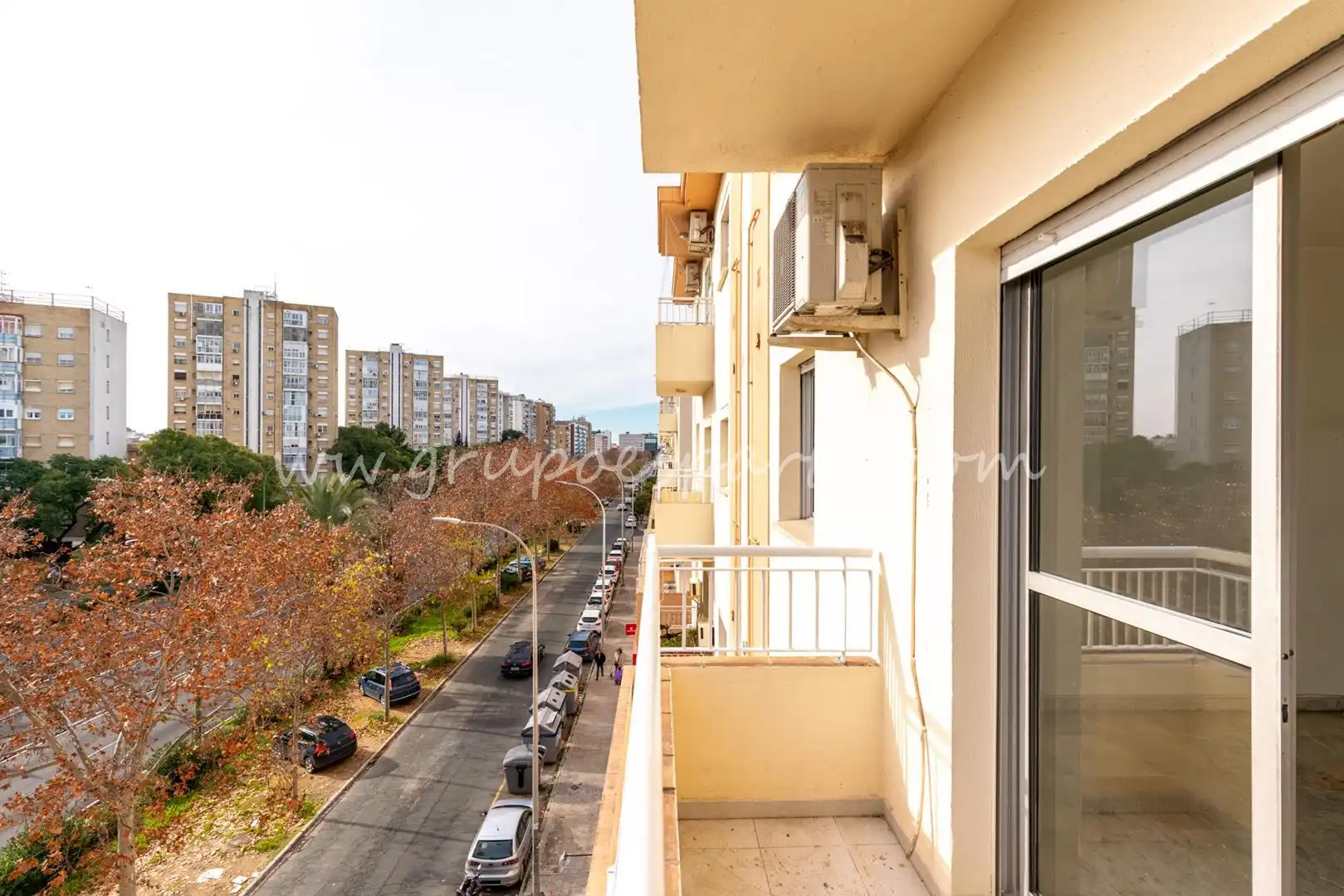 Exterior view of Flat for sale in Sevilla  with Air Conditioner and Balcony