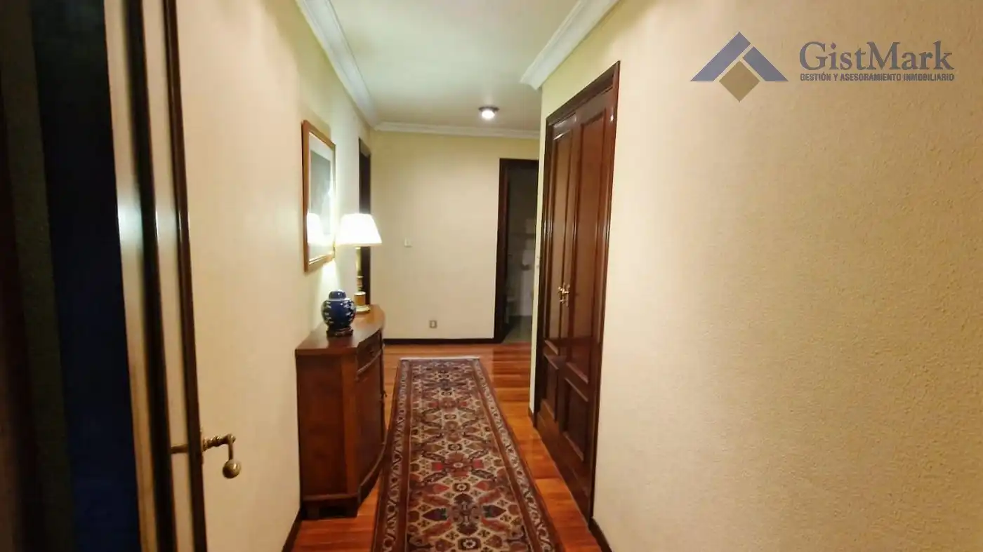 Piso en venta en Vigo  con Calefacción, Parquet y Terraza