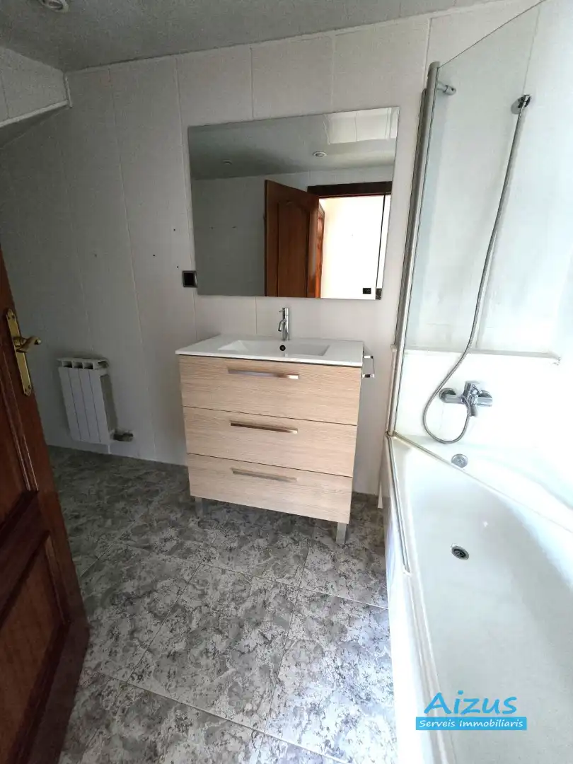 Baño de Dúplex en venta en Rubí con Parquet, Terraza y Balcón