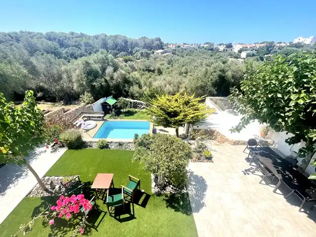 Villa con terrazza in vendita a Cala Blanca