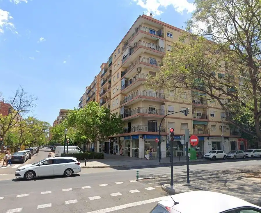 Vista exterior de Local en venda en Valencia