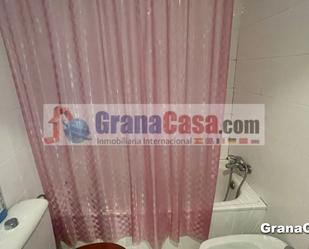 Bathroom of Flat to rent in  Granada Capital  with Air Conditioner