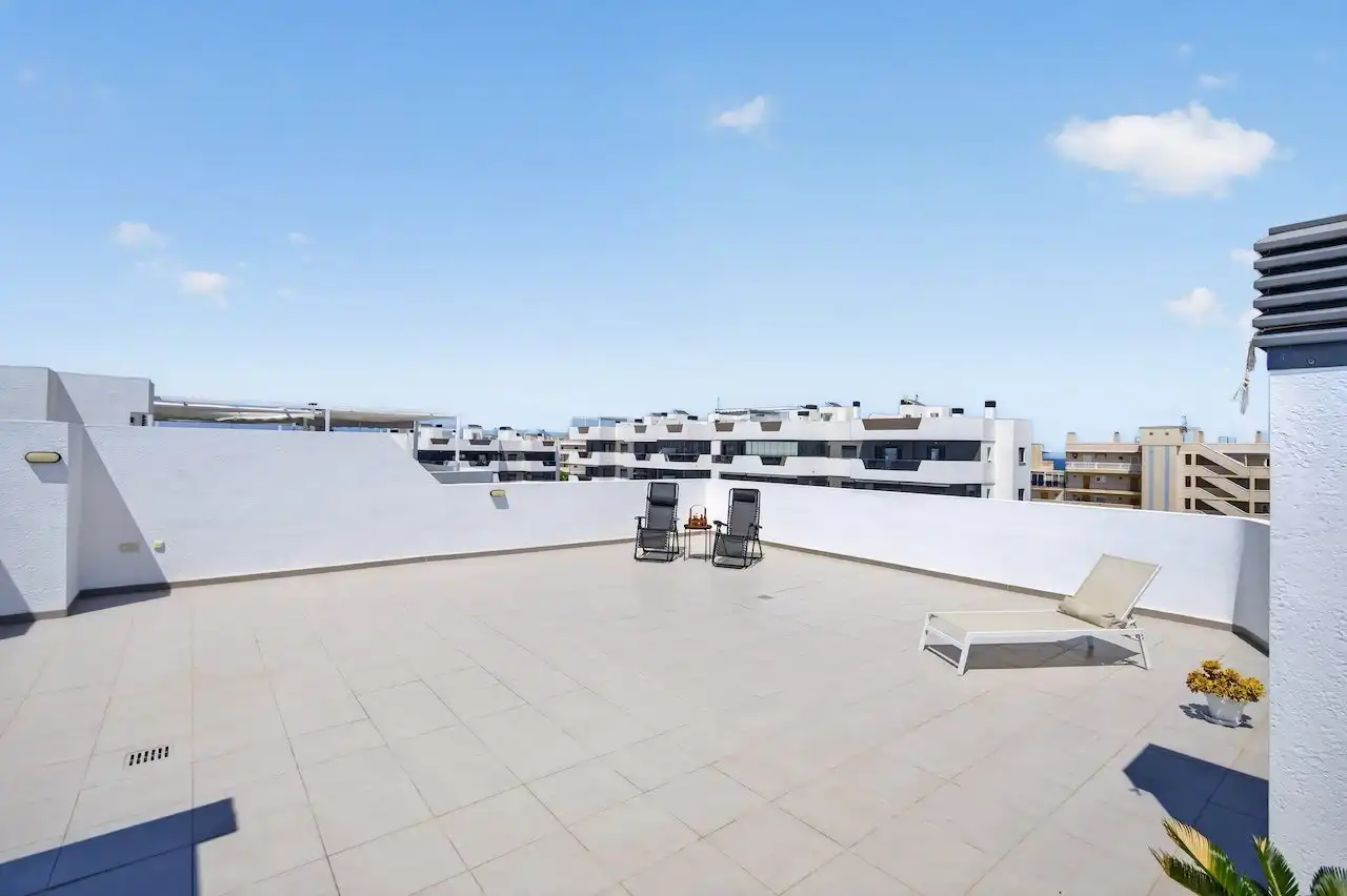 Terraza de Ático en venta en Elche / Elx con Aire acondicionado, Calefacción y Jardín privado