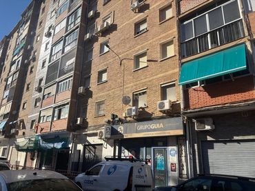 Local comercial en venda a Carril del Conde, 24