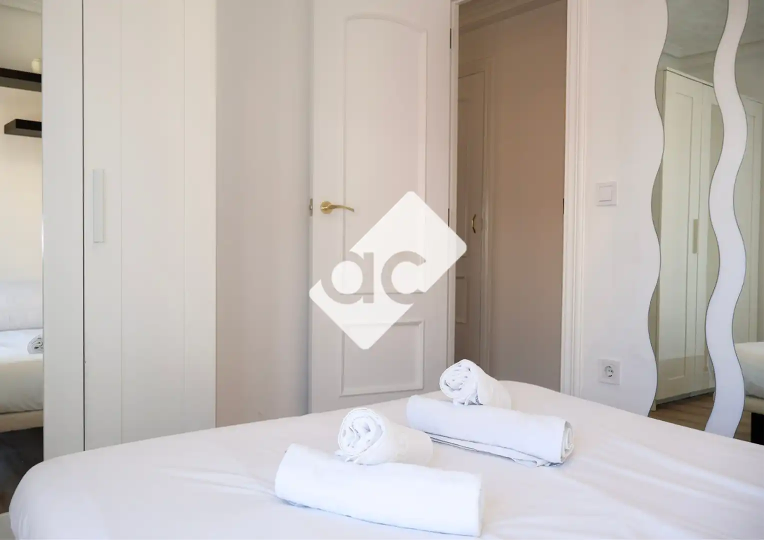 Habitación de Apartamento de alquiler en Valencia con Aire acondicionado, Calefacción y Parquet