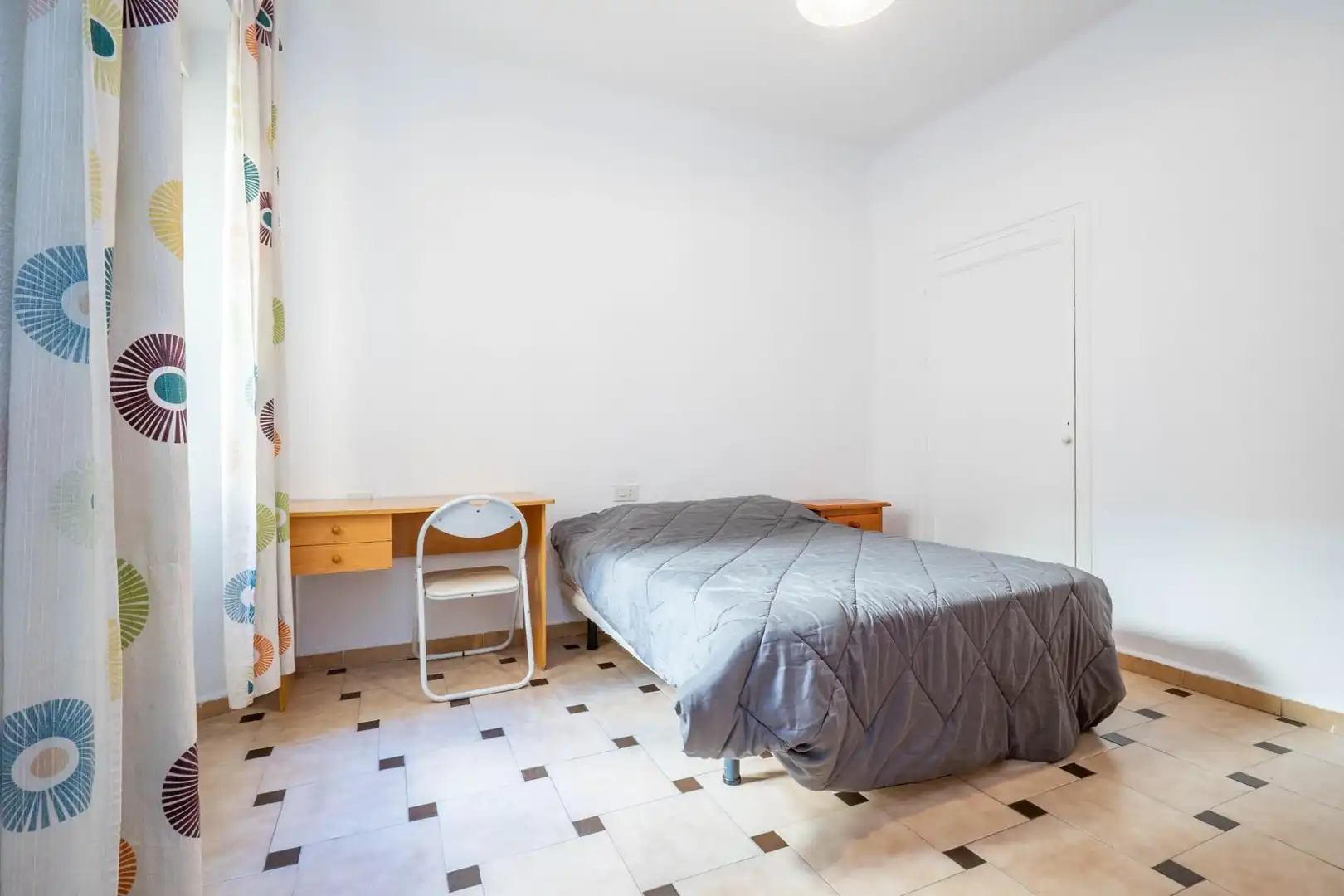Habitación de Piso en venta en Granada