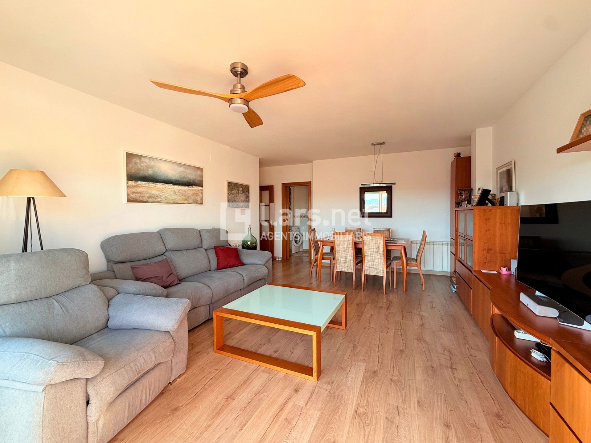 Sala de estar de Piso en venta en Vilanova i la Geltrú con Calefacción, Parquet y Terraza