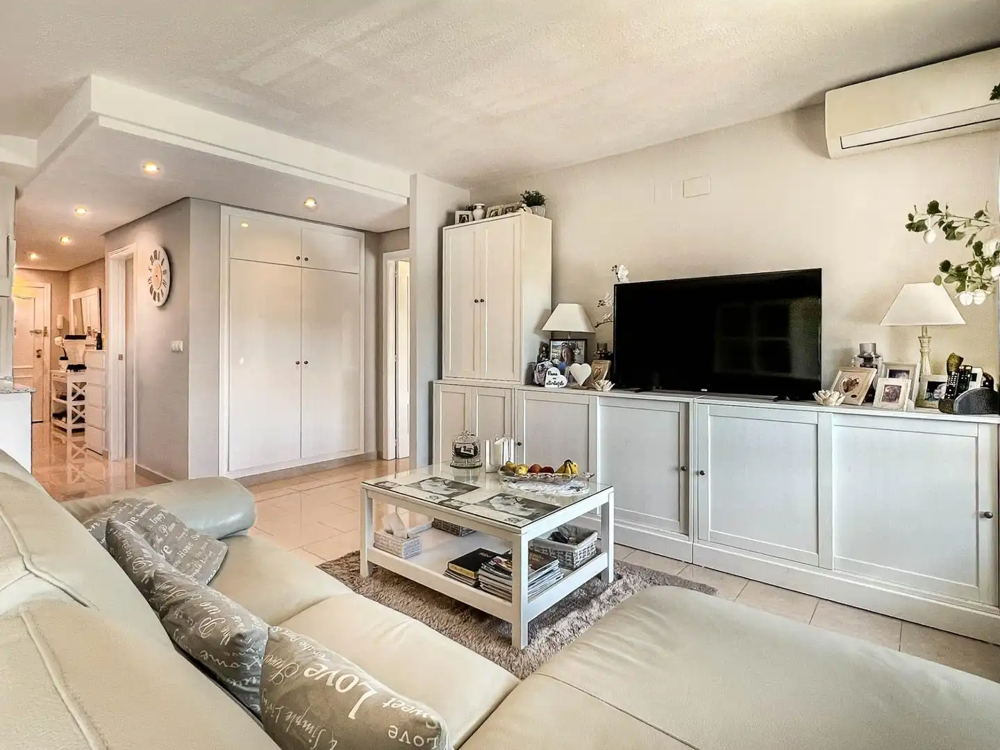 Living room of Apartments for sale in L'Alfàs del Pi  with Air Conditioner, Private garden and Terrace