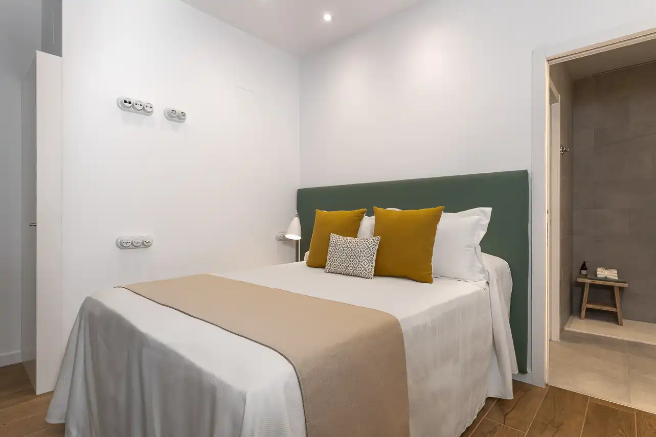 Bedroom of Attic for rent in Barcelona  with Air Conditioner, Heating and Furnished