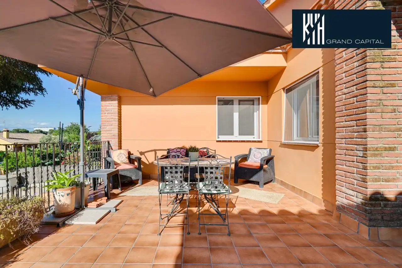 Casa con piscina in vendita a Carrer Carrer Montserrat, imagen 11