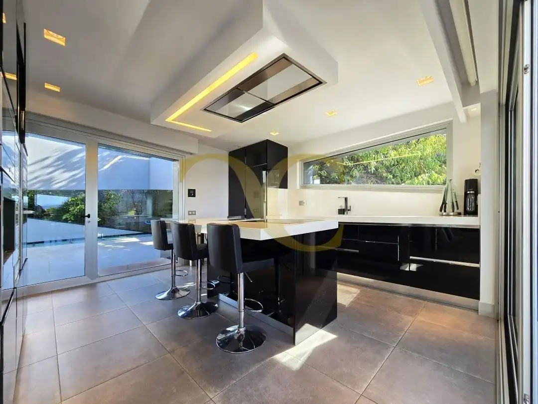 Cocina de Casa o chalet en venta en Gijón  con Calefacción, Jardín privado y Terraza