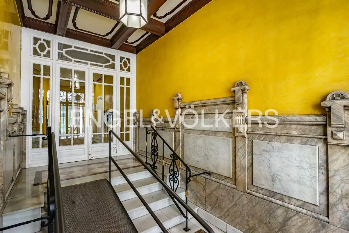 Piso en venta en León Capital  con Calefacción y Balcón