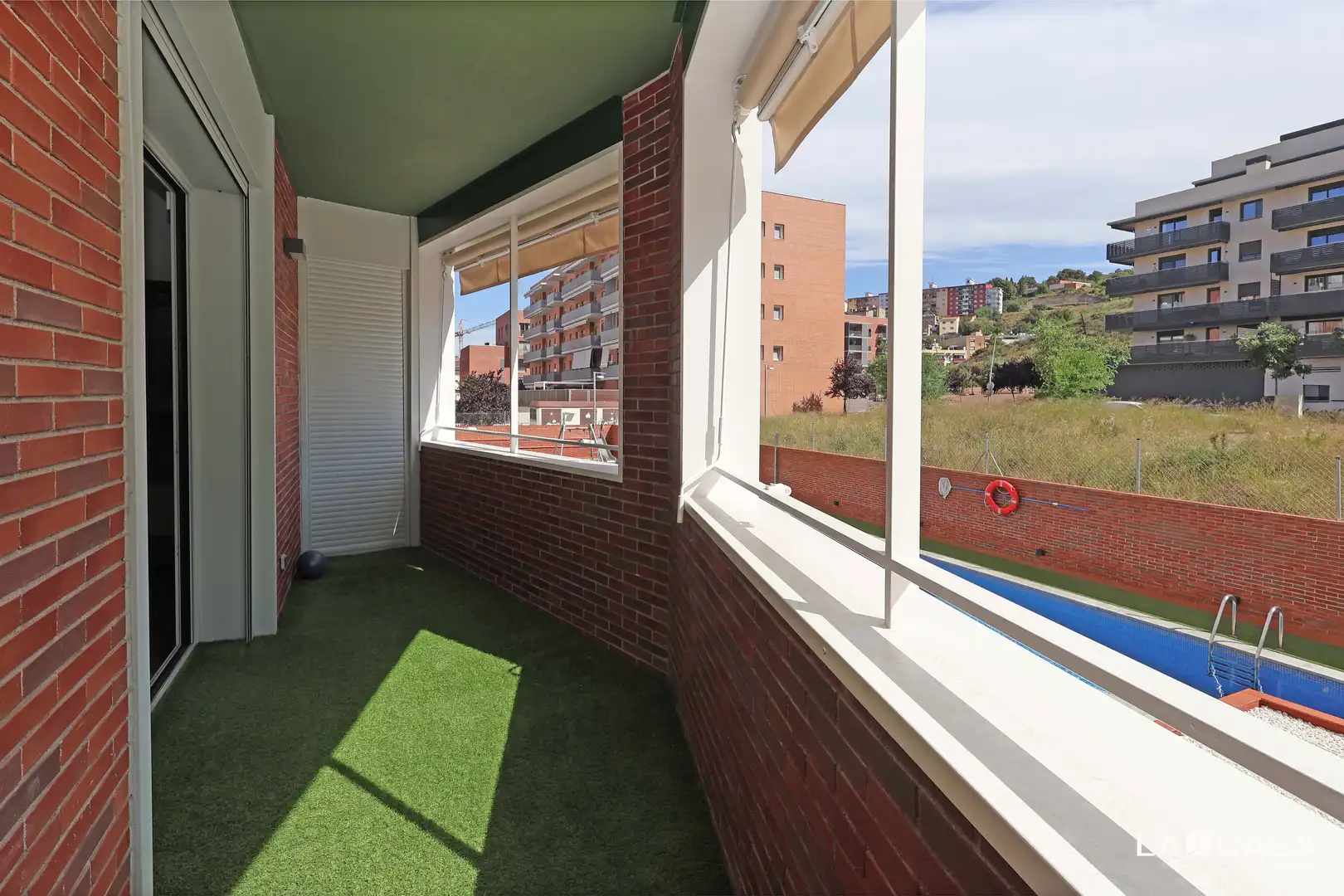 Terrassa de Pis en venda en Molins de Rei amb Piscina i Balcó