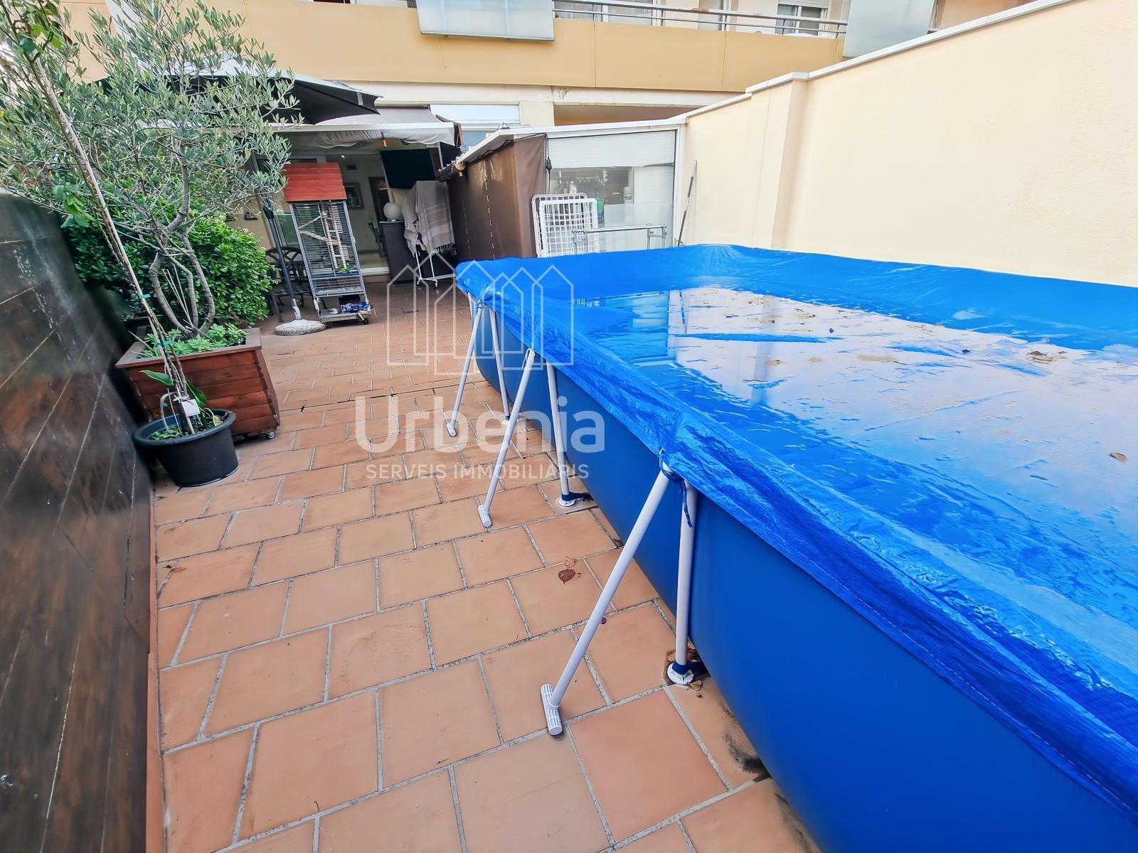 Piscina de Pis en venda en Mataró amb Aire condicionat, Calefacció i Jardí privat