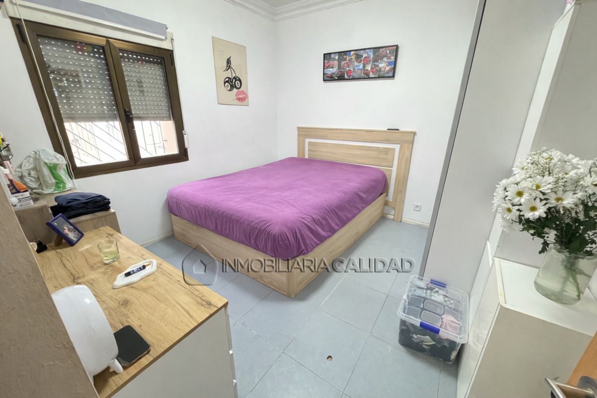 Dormitori de Pis en venda en Burgos Capital amb Calefacció i Traster