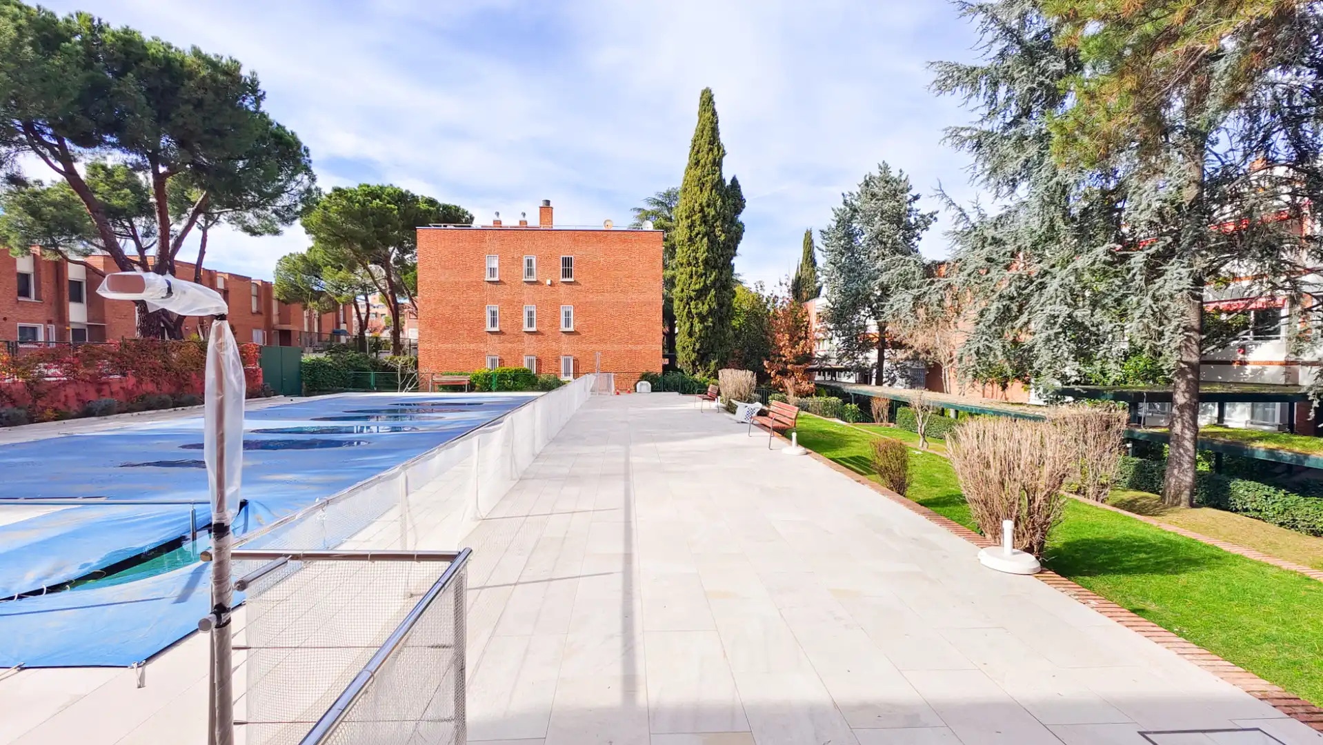 Vista exterior de Piso en venta en Madrid con Aire acondicionado, Calefacción y Jardín privado