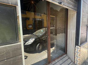 Local comercial de lloguer a Calle Calatrava 5