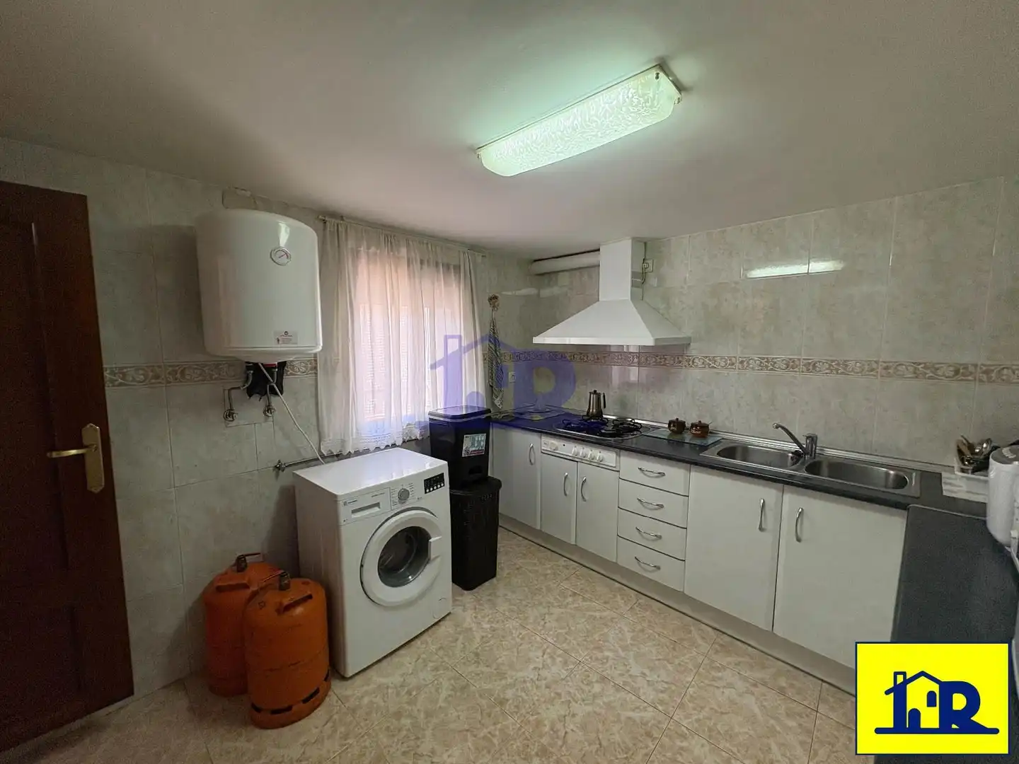 Cuina de Casa o xalet en venda en Mariana amb Calefacció
