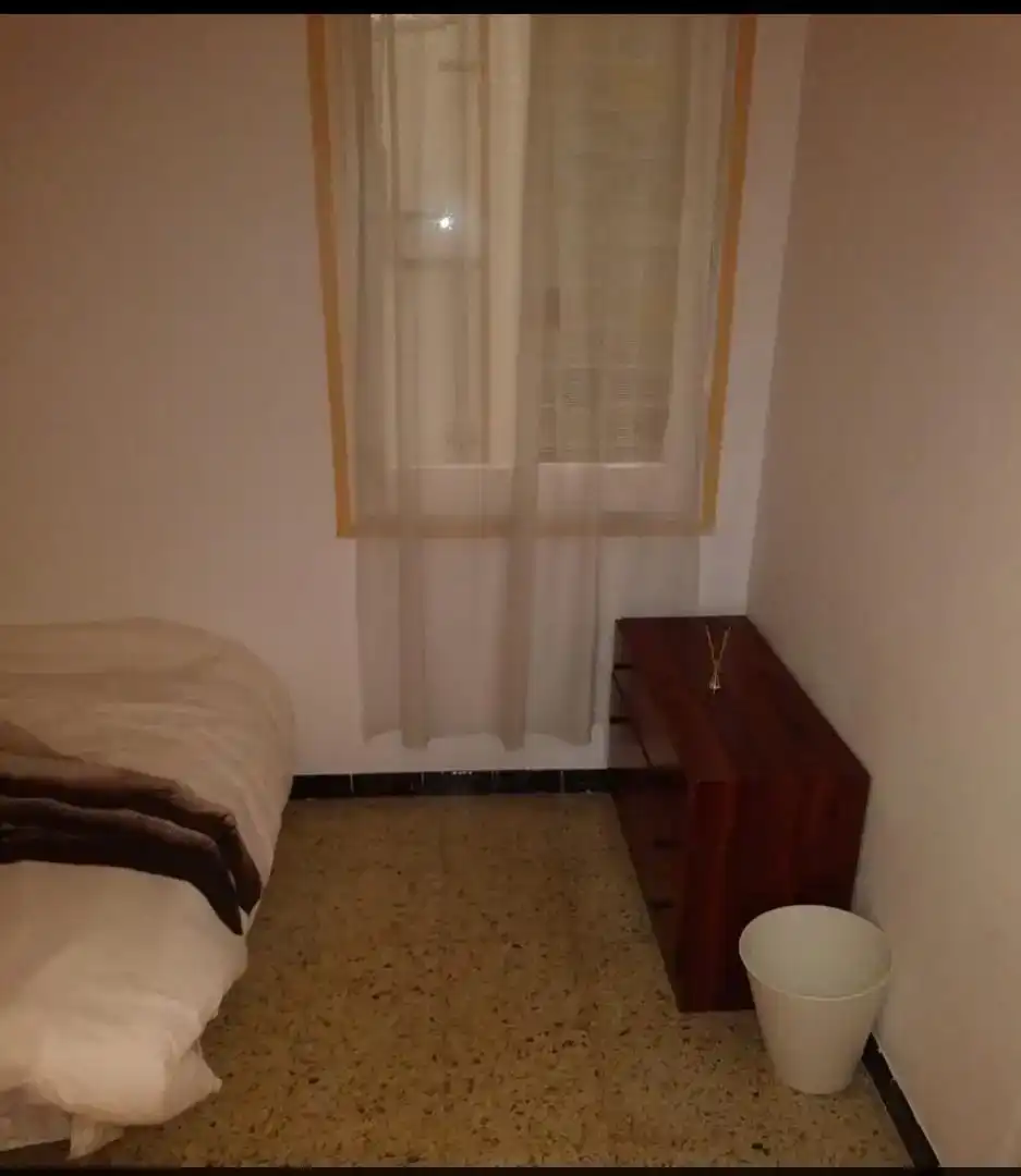 Habitación de Piso para compartir en Esplugues de Llobregat con Jardín privado, Piscina y Amueblado