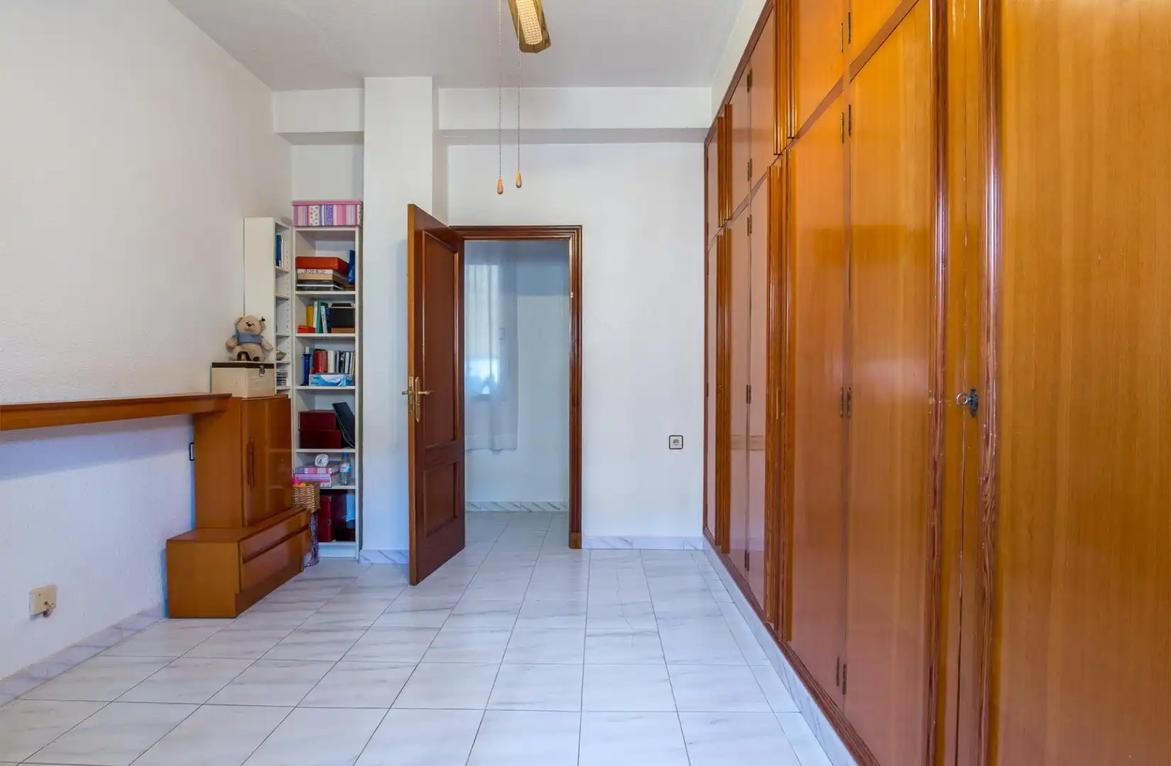 Buildings for sale in Mula