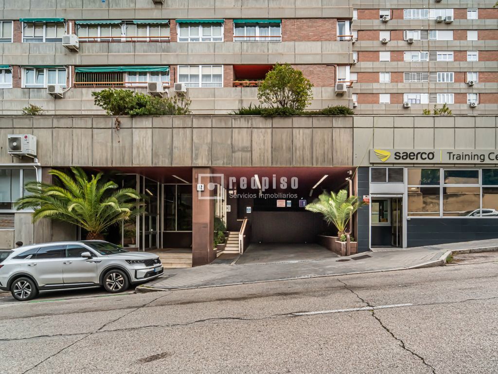 Exterior view of Garage for sale in  Madrid Capital