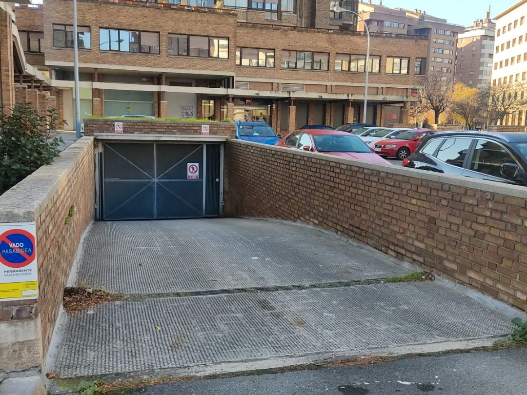 Parking of Garage to rent in  Pamplona / Iruña