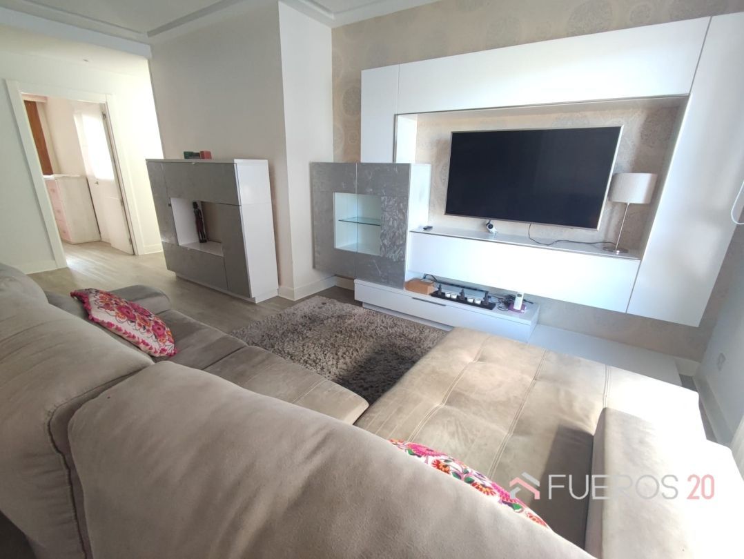 Living room of Flat for sale in Barakaldo   with Heating, Terrace and Storage room