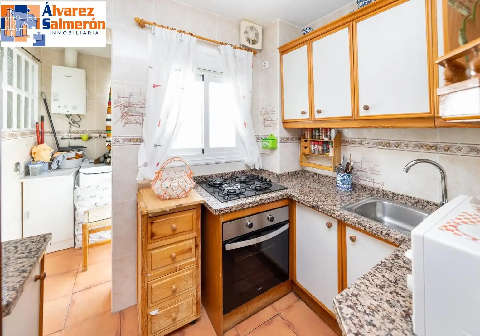 Küche von Wohnung zum Verkauf in Granada mit Möbliert und Balkon