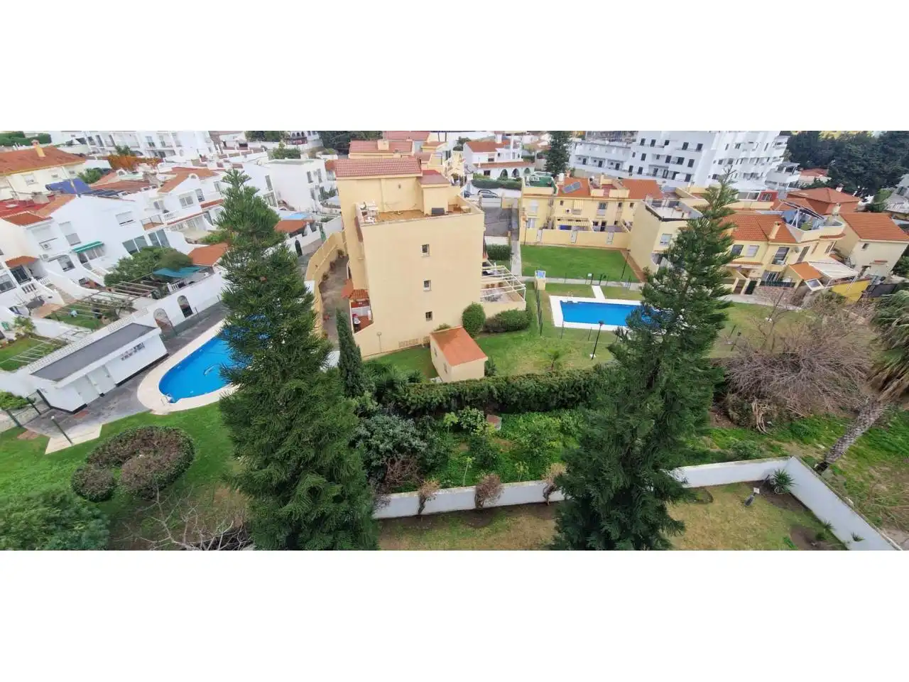 Piscina de Ático en venta en Benalmádena con Aire acondicionado, Calefacción y Terraza